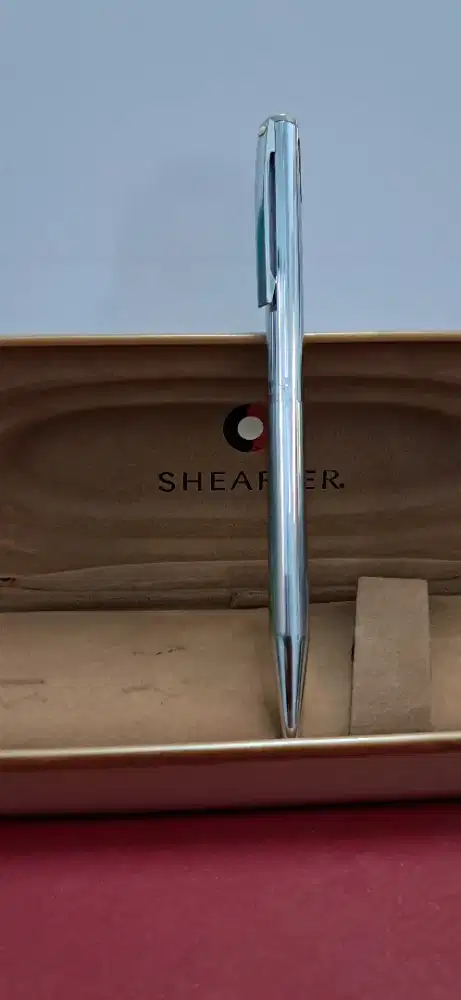 The Sheaffer Sagaris Metal Chrome Silver CT Ballpoint pen