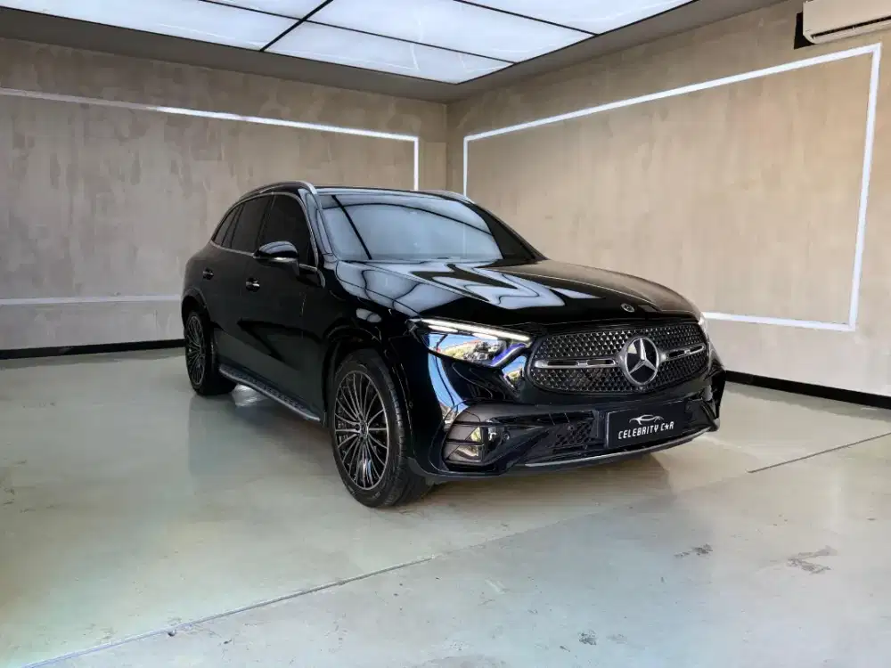 Mercedes Benz GLC 300 4MATIC AMG Line 2023