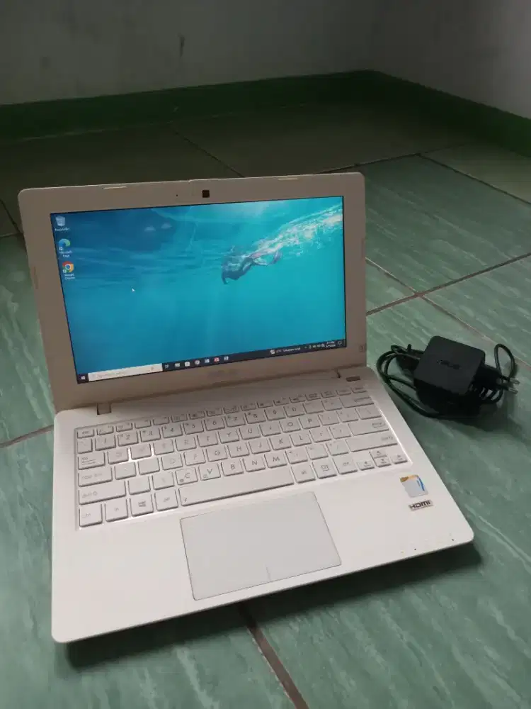 Laptop Asus X200MA Windows 10