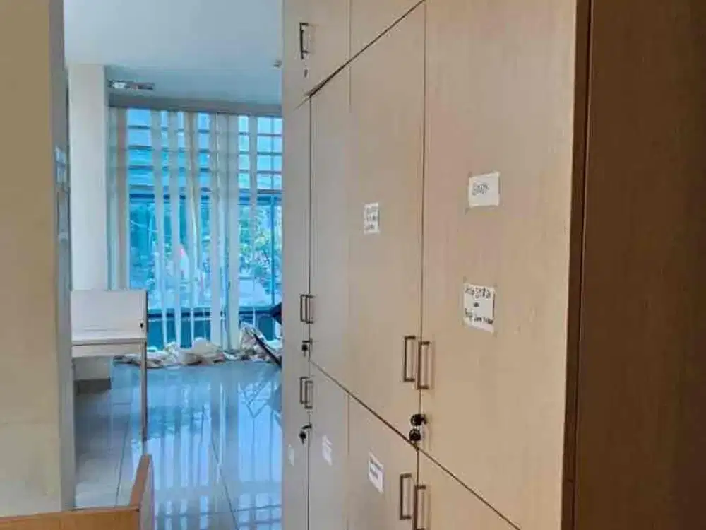 Dijual Gedung eks Bank 5 lantai di Meruya