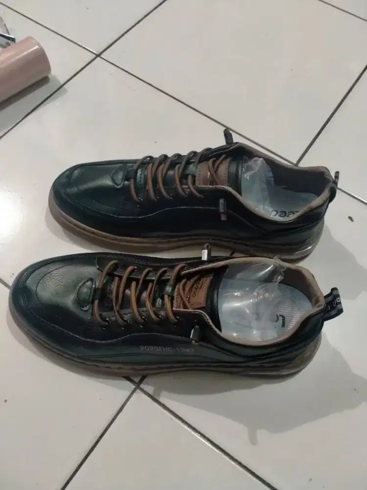 Sepatu casual cocok untuk formal dan santai