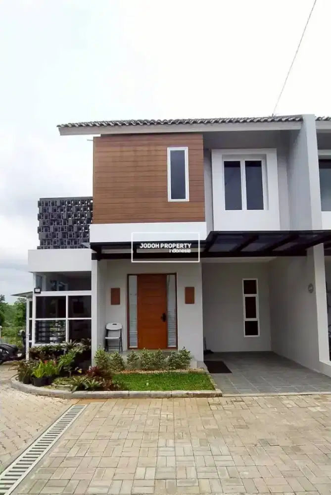 BU JUAL RUMAH SECOND TERAWAT DEKAT JALAN UTAMA CIRENDEU & TERMINAL MRT