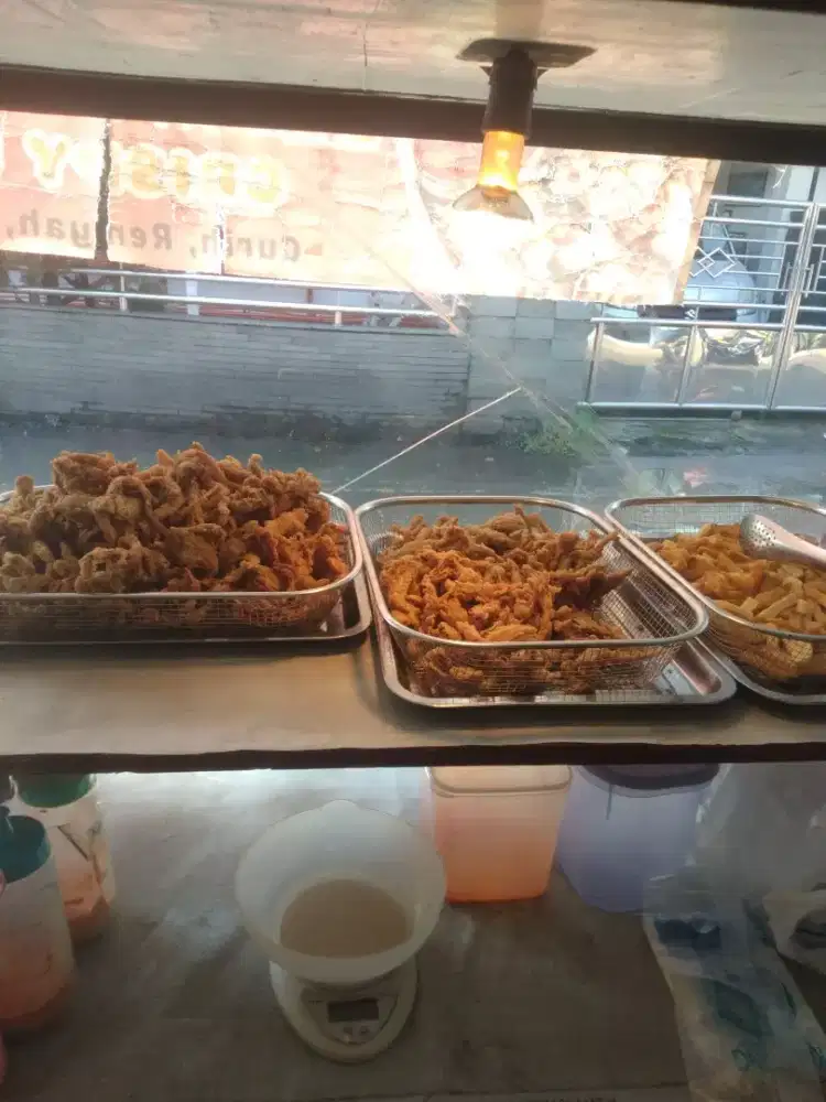 Jamur krispi dan kentang goreng (SKB) sukabirus