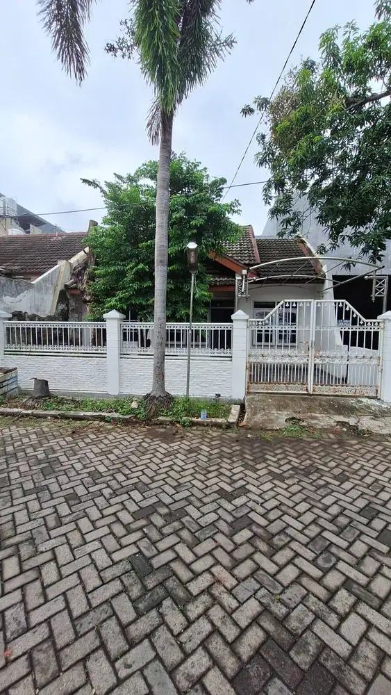 Disewakan Rumah cocok untuk Usaha atau Mess. Lokasi Strategis