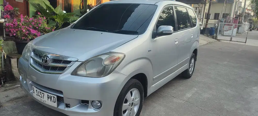 Toyota Avanza 2010 Bensin