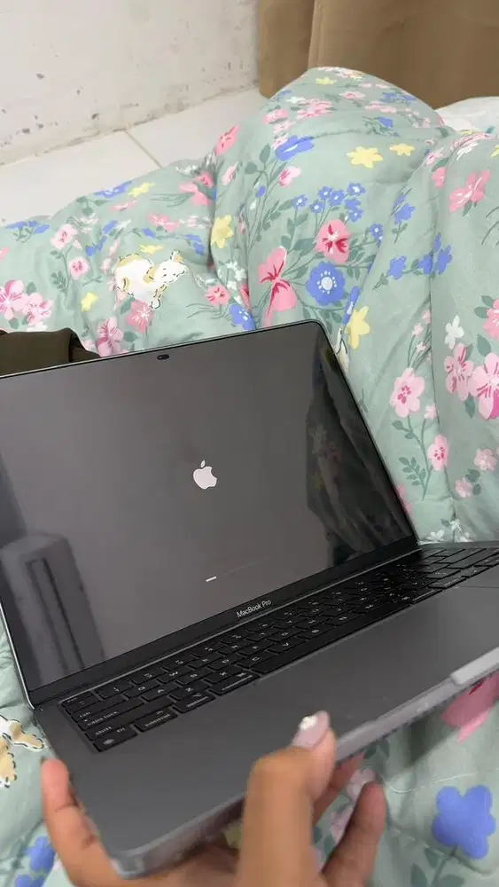 Macbook Pro M2 2022 16/512gb