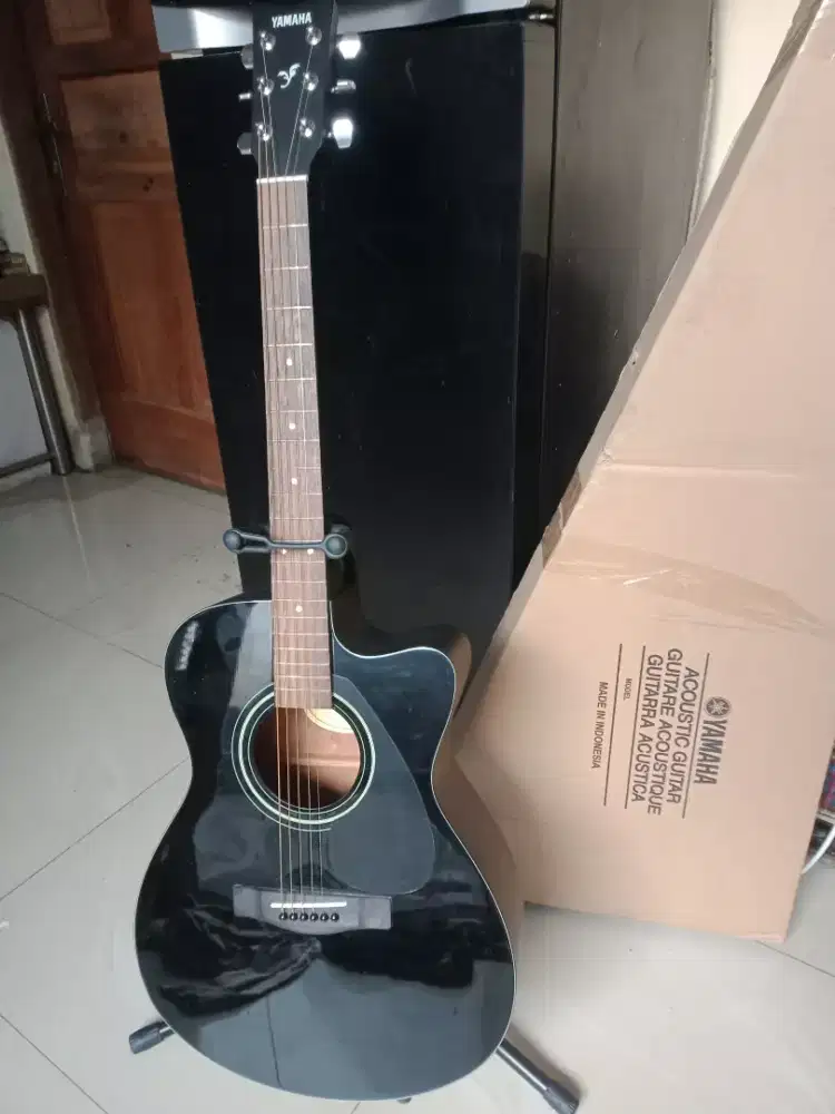Gitar akustik Yamaha FS 100C original mulus