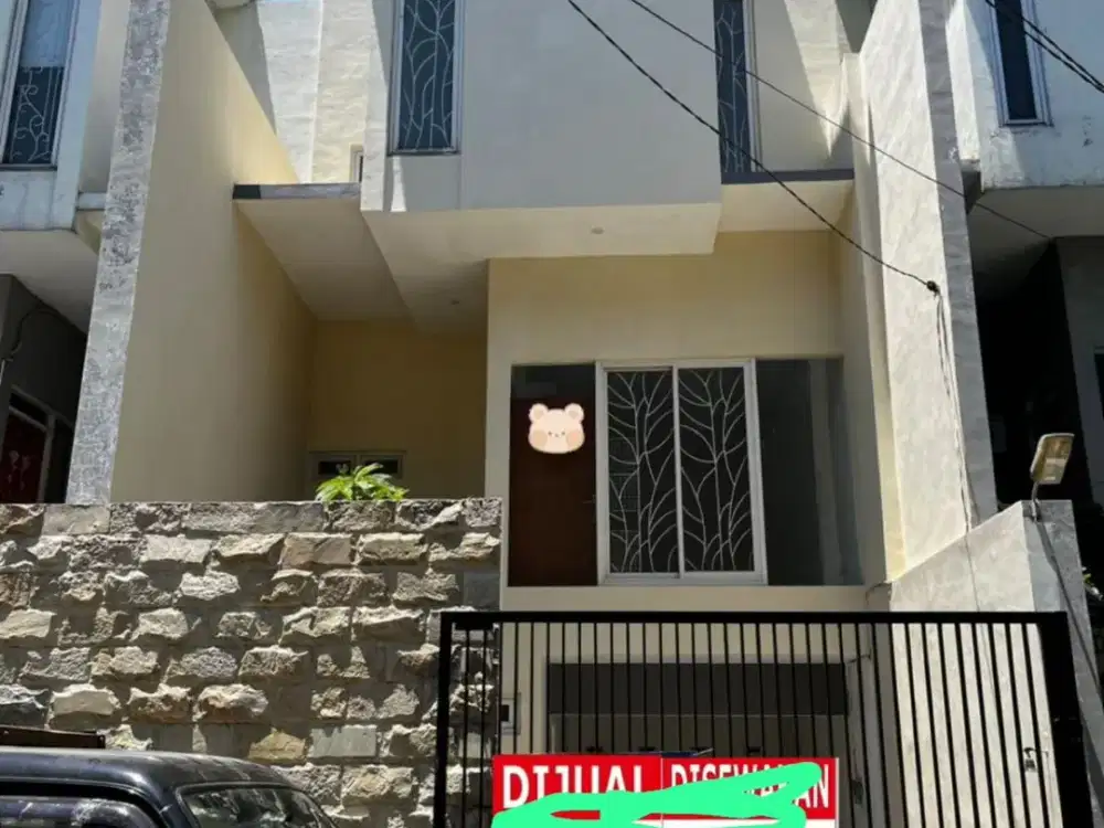 Disewakan rumah 2 lantai 6x15 di semolowaru hanya 45jt/th