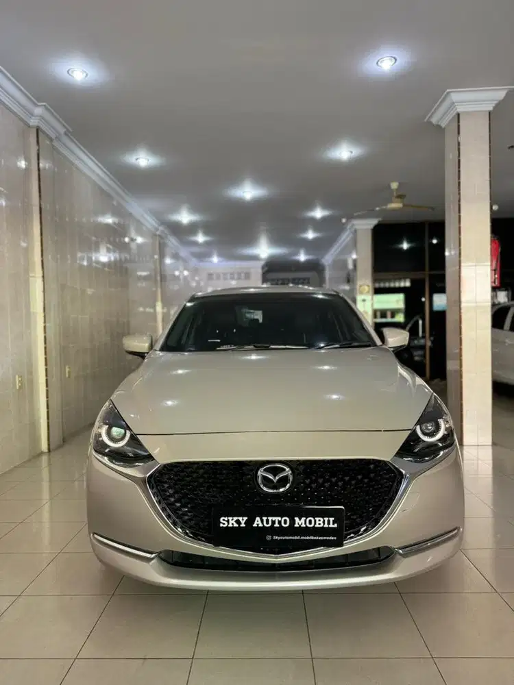 Mazda 2 GT Sedan Abu-Abu 2022