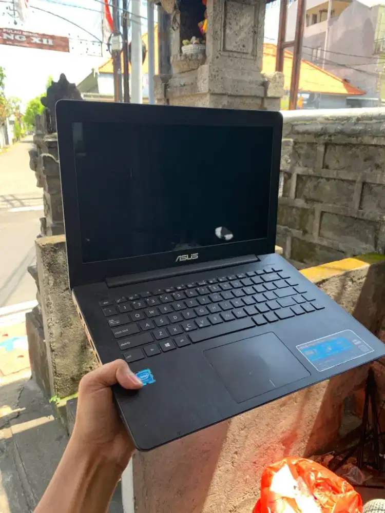 Laptop asus ram 8 dan 1000 gb 1 tb