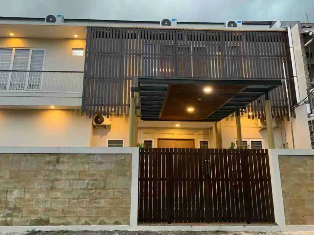 Jual Rumah Cakep Hoek Jl Aster Sektor 1.5 - Tangerang Selatan