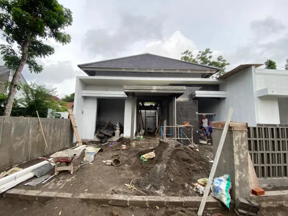 Hunian Carport Luas Muat 2 Mobil Besar, Bonus Pagar Depan!