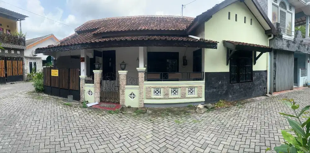 Rumah Sedayu. Komplek Perumahan Griya Kencana Permai