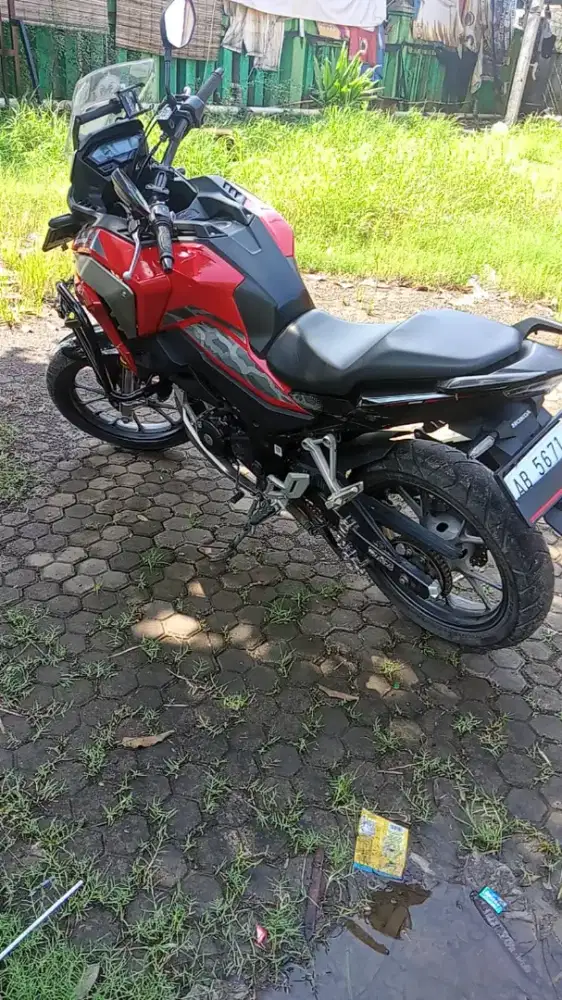 Cb150x merah joss