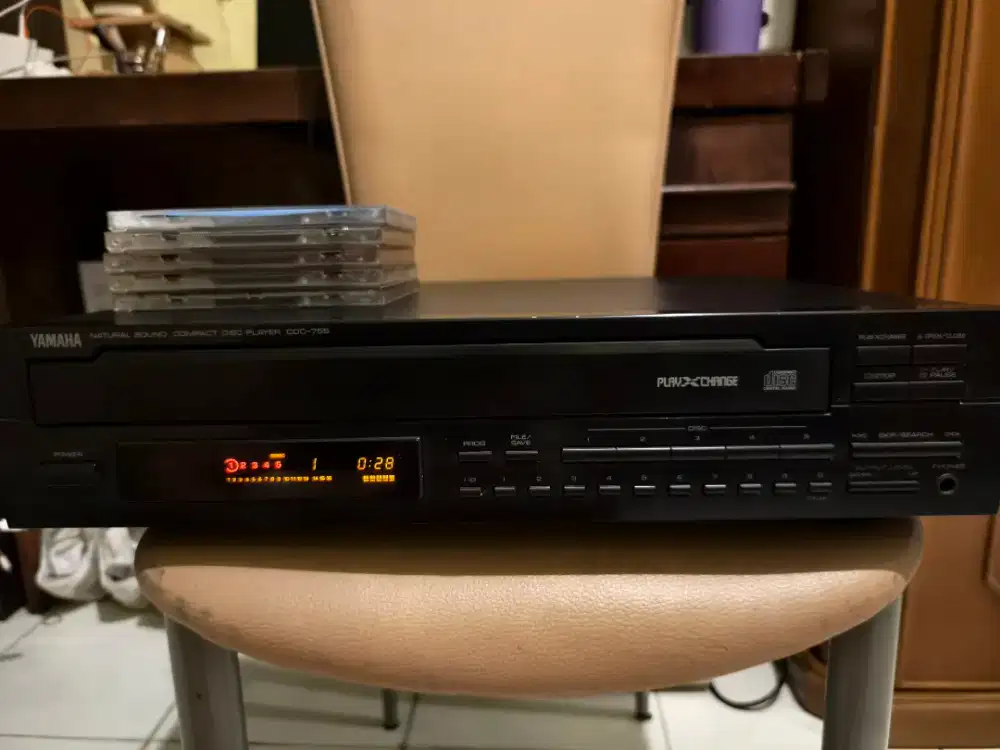 Cd player YAMAHA CDC-755