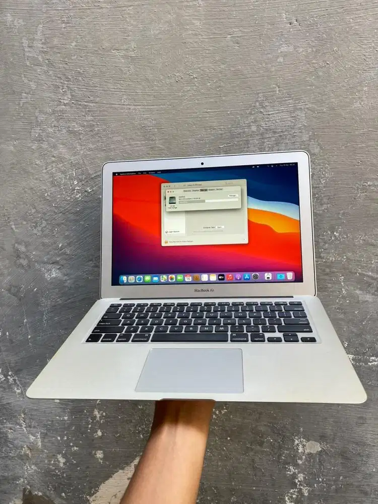 Apple Macbook Air 2013 13inch Core i5 Like New
