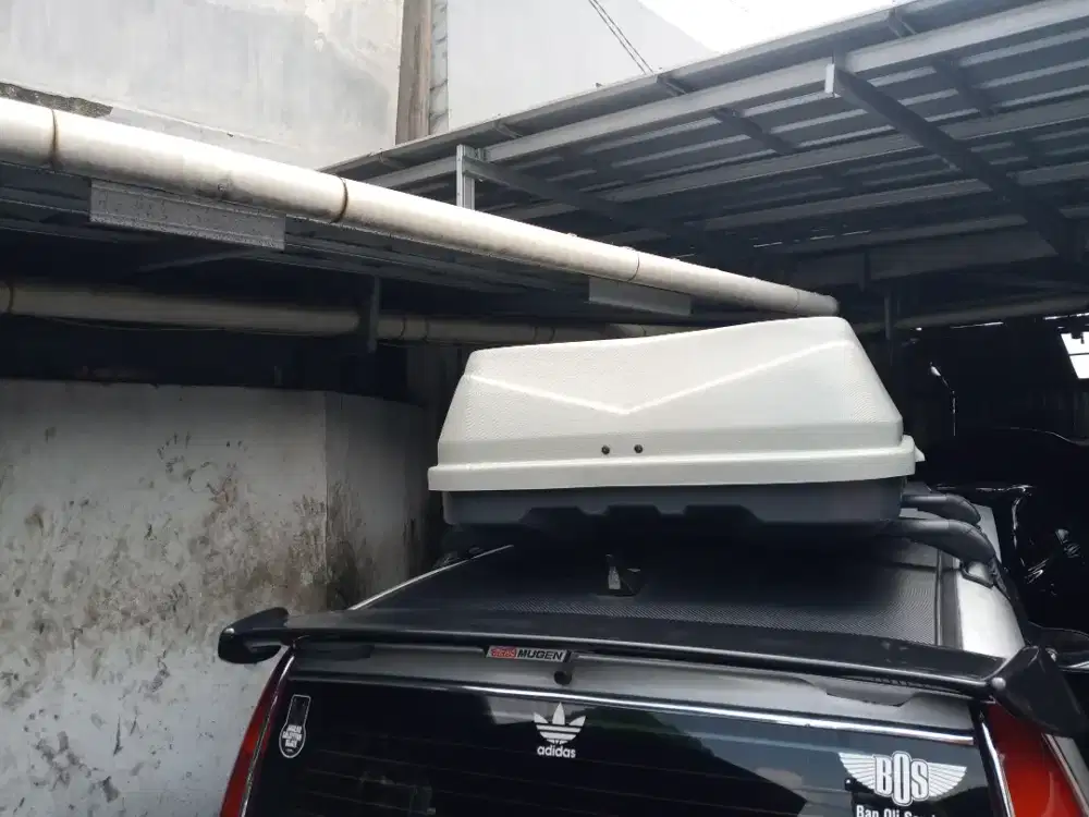 Roof Box Extra bagasi