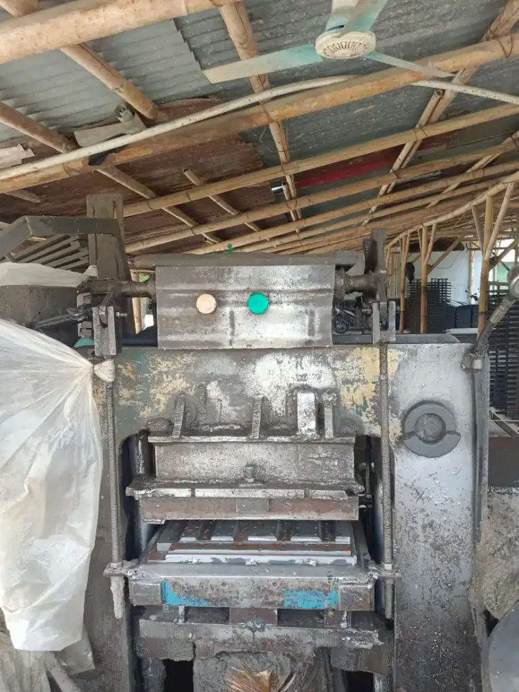 Mesin Genteng beton press hydrolik