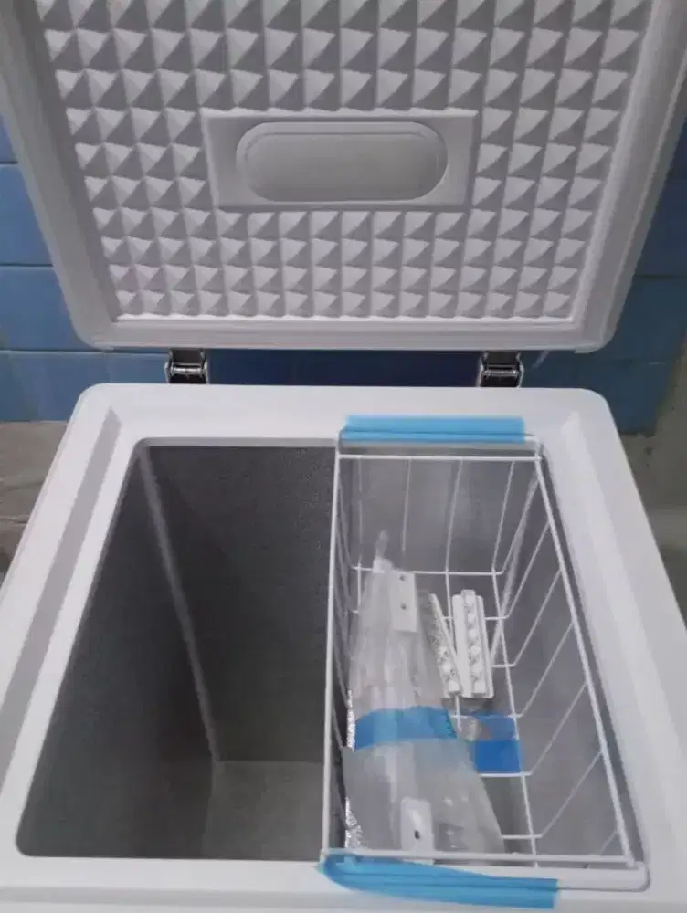 Polytron Chest Freezer, tepatnya seri PCF.