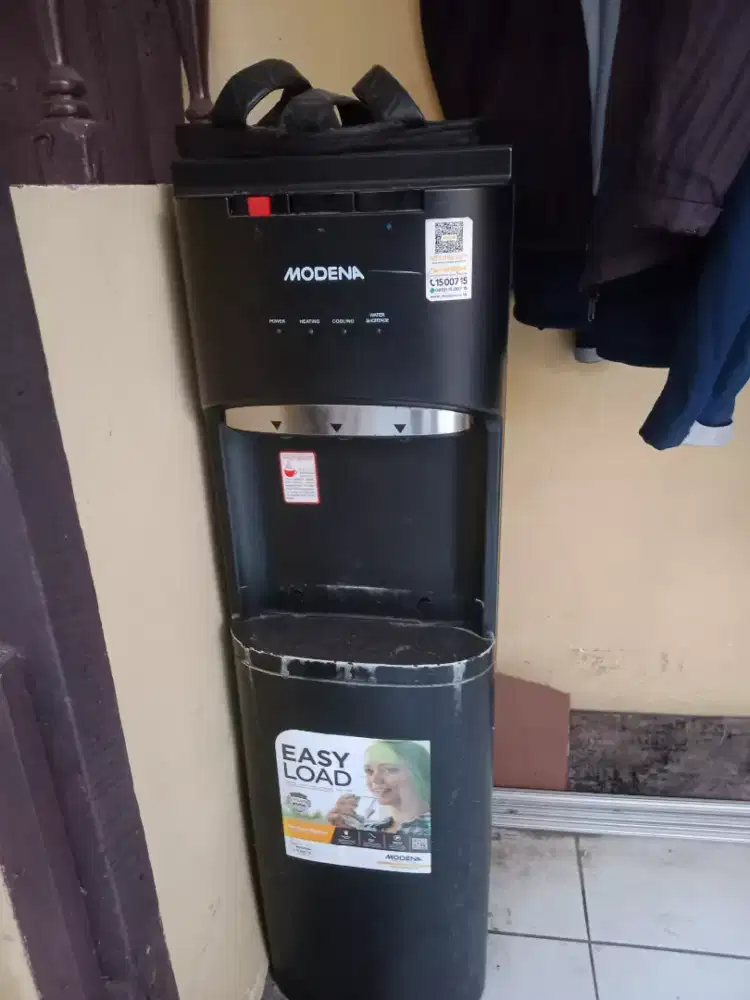 Dispenser merk modena galalo. Bawah bekas