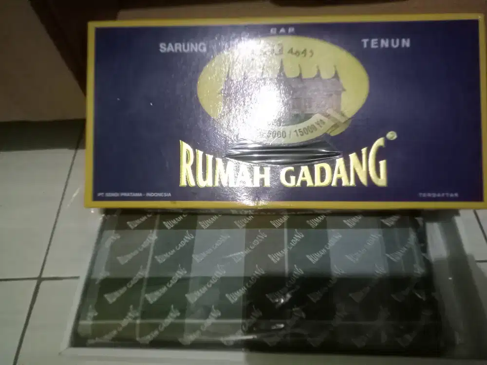 Sarung masih baru