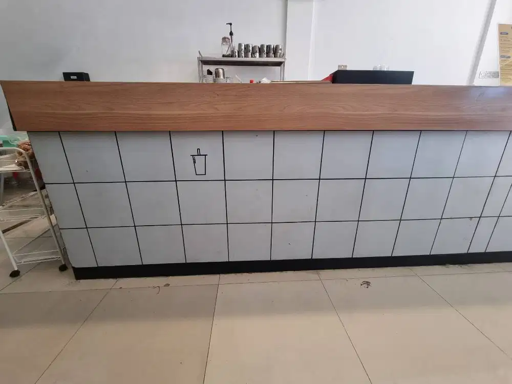 Meja Counter Kasir/resepsionis dan buat minuman bekas Janji Jiwa