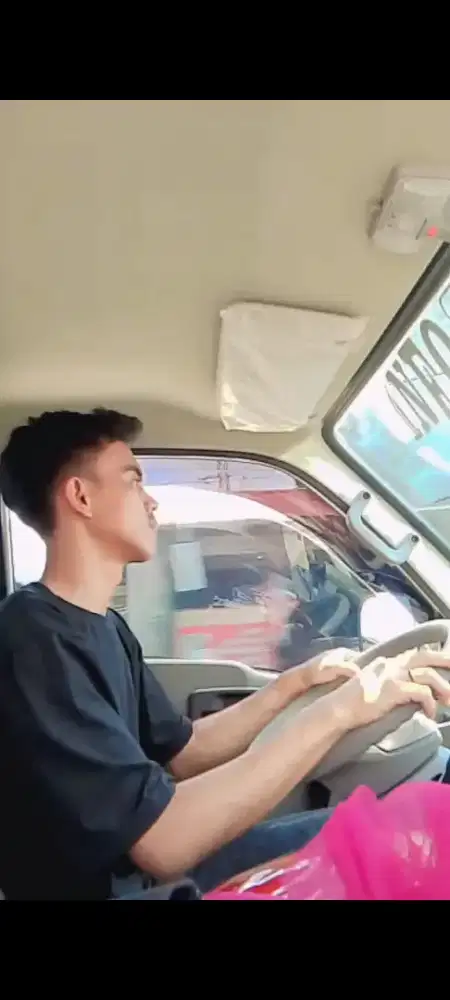 Saya lagi mencari pekerjaan driver