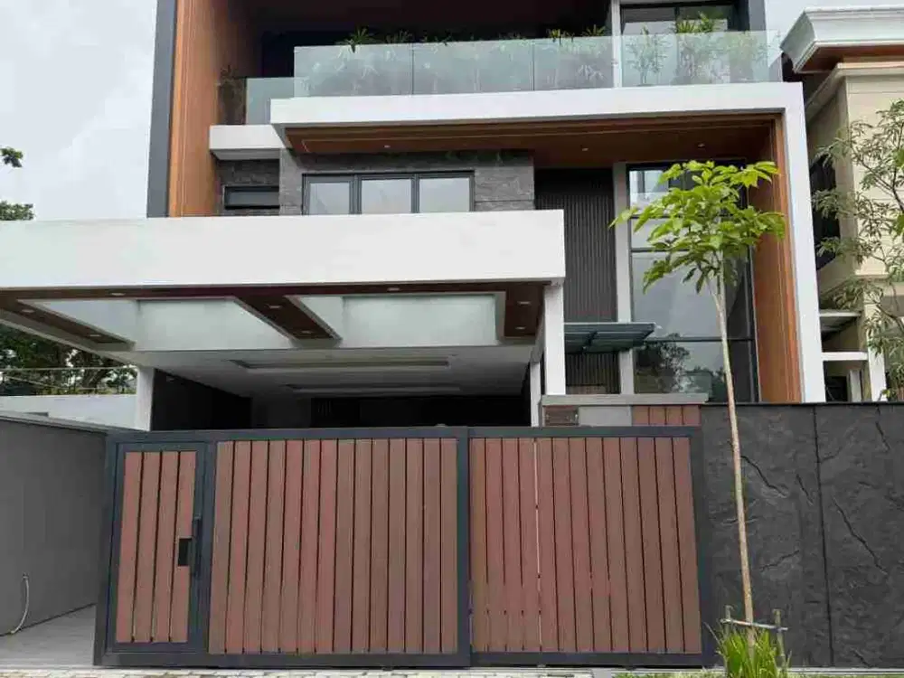 DIJUAL RMH PREMIUM SPEC DGN PRIVATE LIFT 3LANTAI, WOODLAND CITRALAND