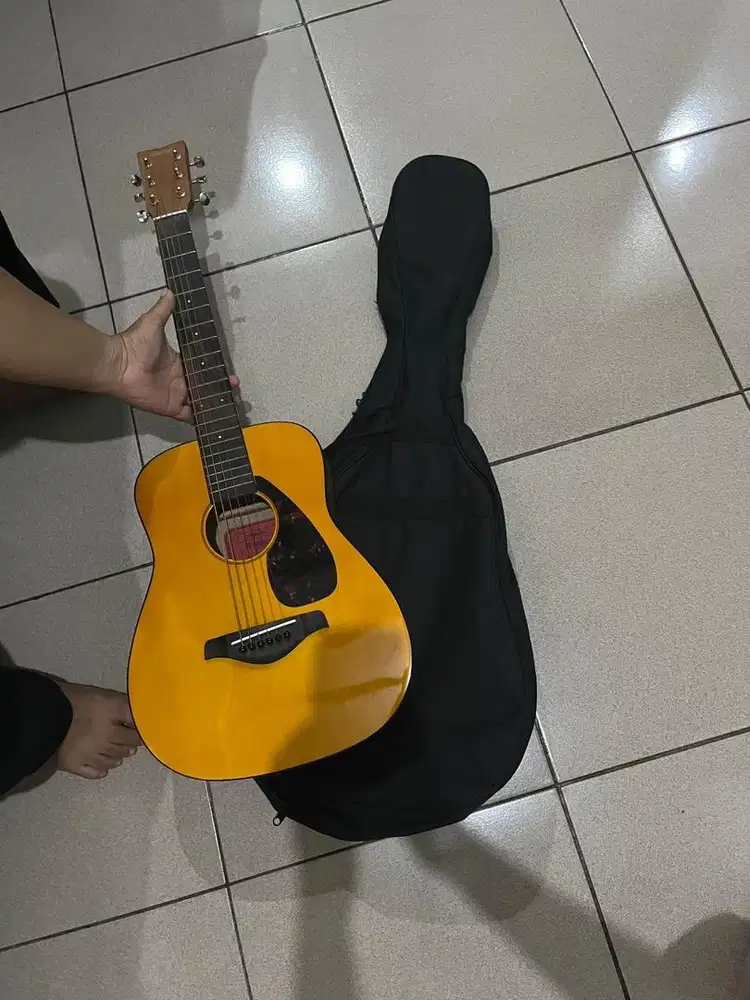 Gitar Yamaha Tipe JR1