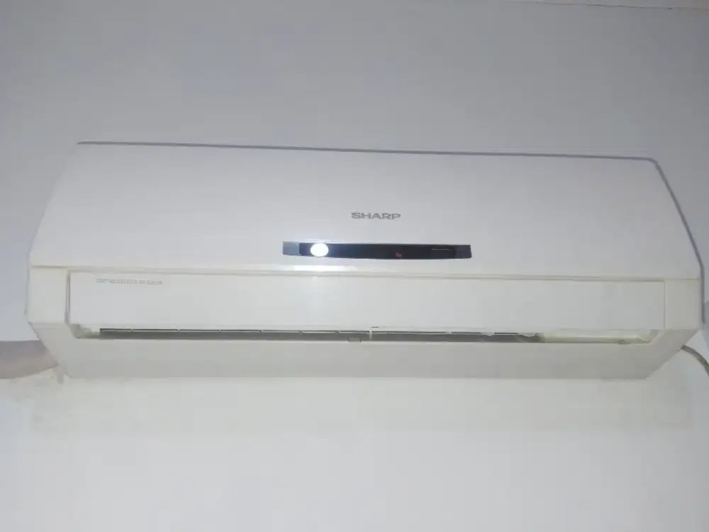 Dijual Cepat AC Bekas Sharp AU-A5NCY Kondisi Normal Dingin 1/2PK