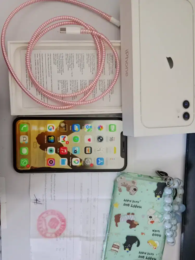 HP iphone 11 64gb, pemakaian pertama, resmi Indonesia, masih mulus