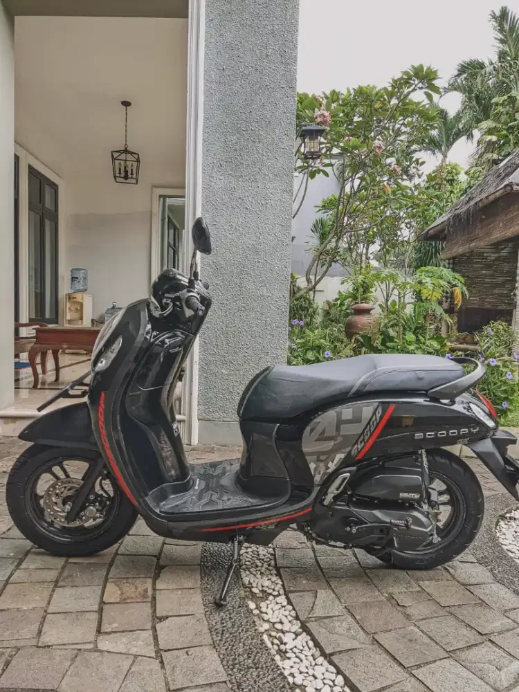 SCOOPY TAHUN 2021 GRESS