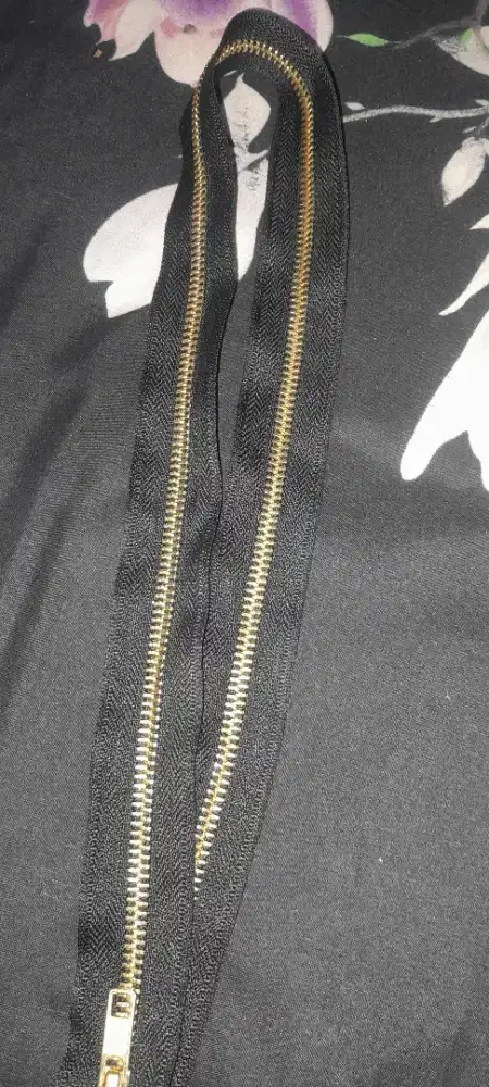 Retsleting seleting sleting merk ykk jaket tas gigi mas hitam besi70cm