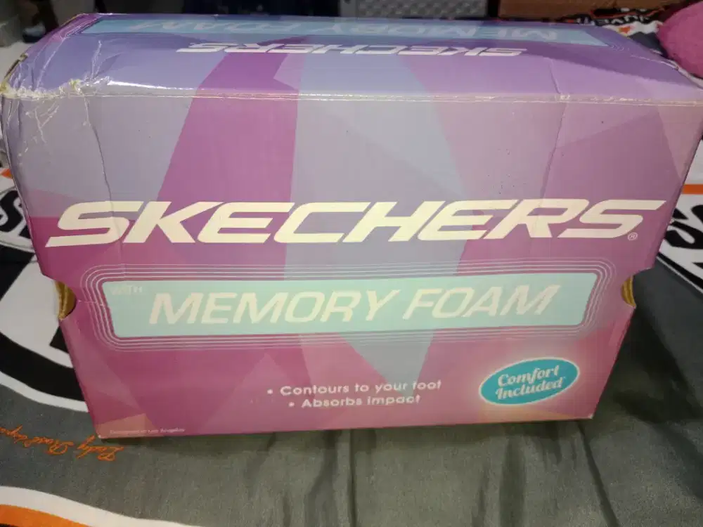 sepatu merk skechers