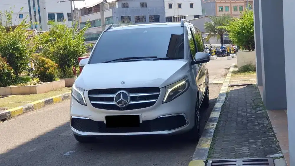 Mercedes Benz Viano V Class V260 V 260 Avantgarde 2020 Abu low km