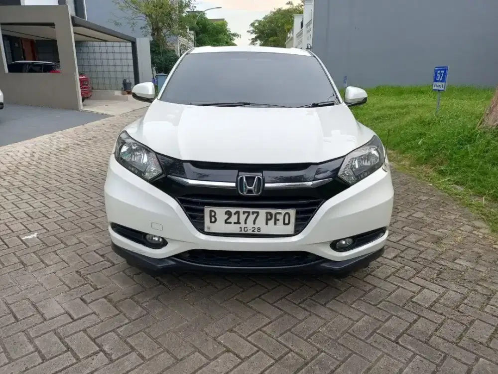 Honda Hrv E 1.5 E Automatic 2018 Bensin Putih Metalik