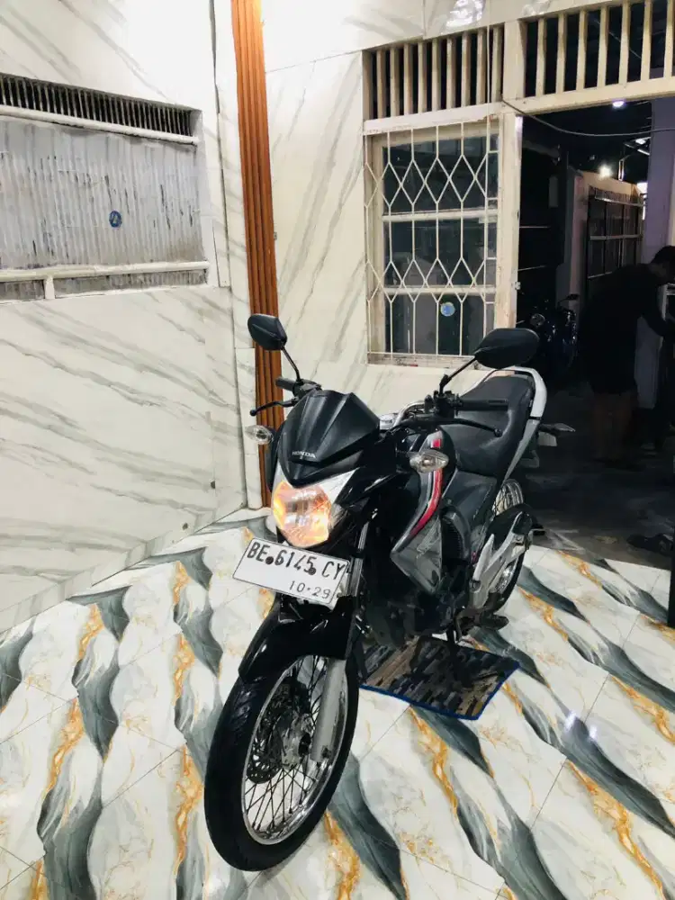 HONDA MEGAPRO ISTIMEWA 2012 SANGAT ORIGINAL Pajak Hidup