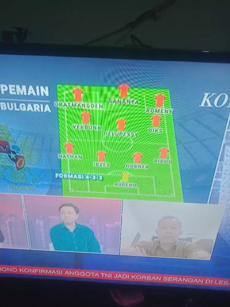 Teknisi antena parabola dan digital