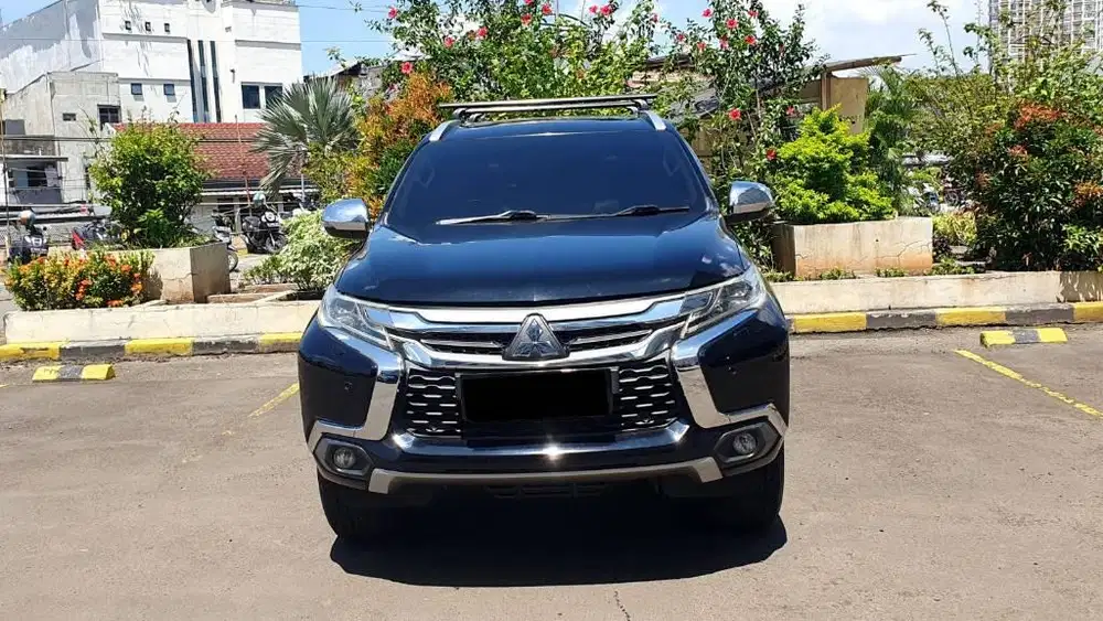 Pajero Sport Dakar 4x2 AT 2018 Hitam Sunroof Low Km
