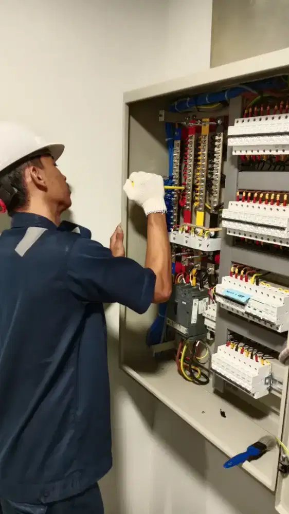 Tukang Listrik Berpengalaman