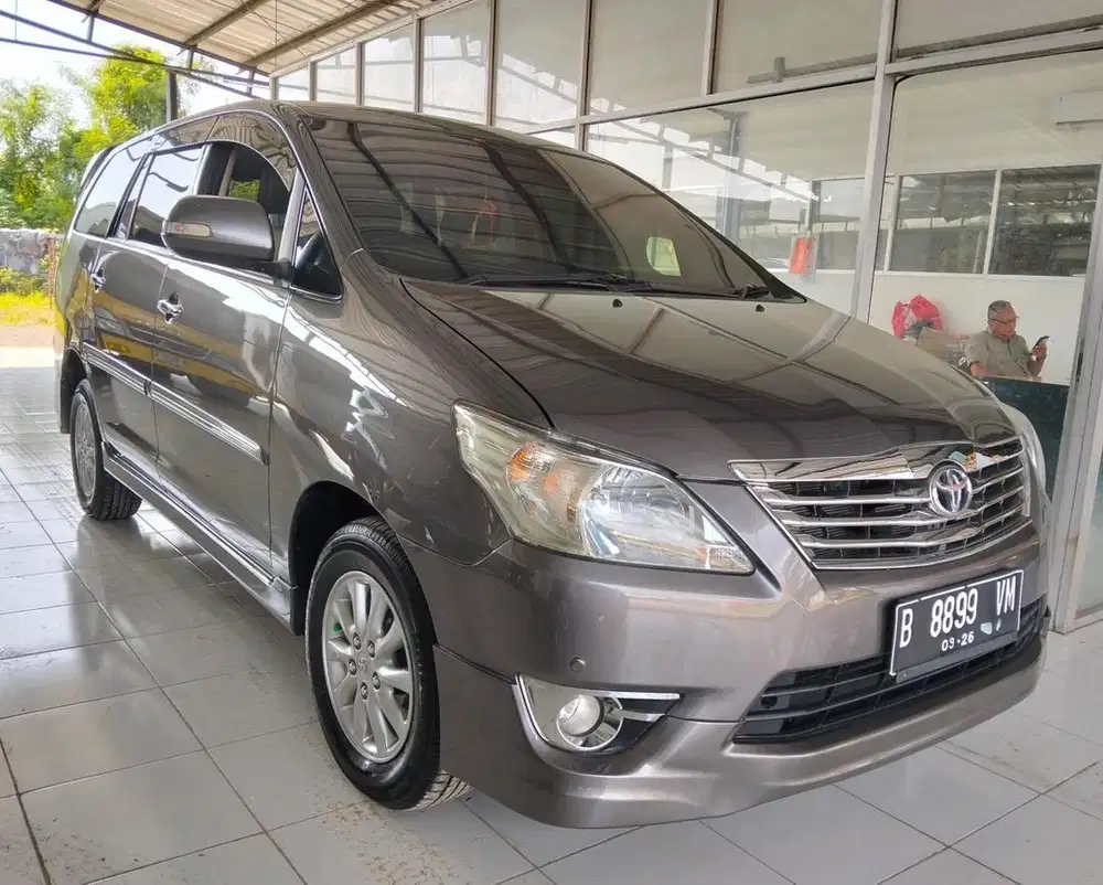 Toyota Innova V Luxury Matic Tahun 2011