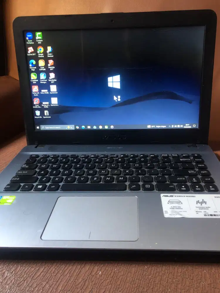 Laptop asus i3 X441U series layar 14inc HD ngebut