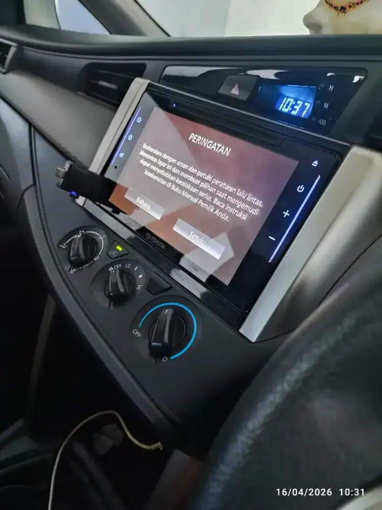 mobil mpv inova reborn disel