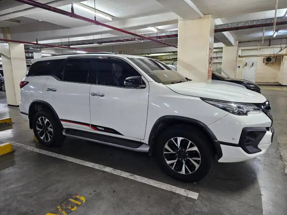 Toyota Fortuner VRZ TRD 2.4 AT 2018