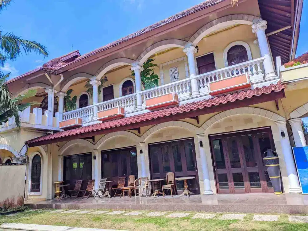 Kerobokan One Gate System Villa Spanish Style