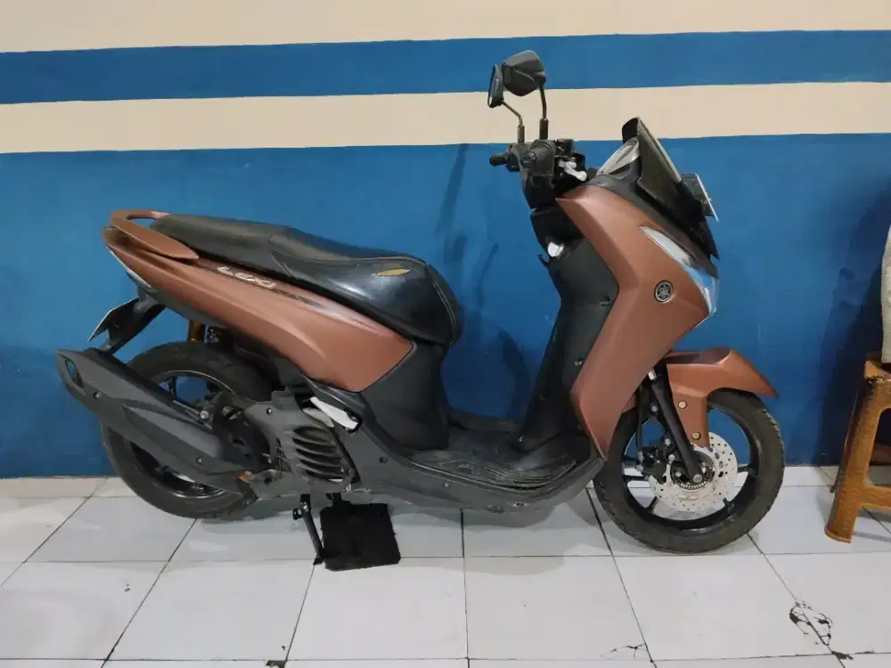 (jual cepat) yamaha lexi tipe S tertinggi 2019 kyles kondisi gres