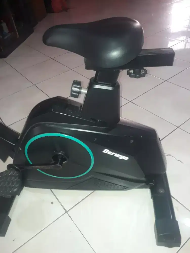 Dijual sepeda statis merek berwyn
