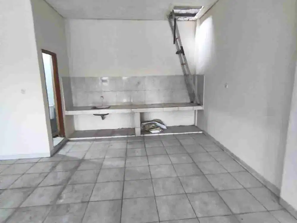 Ruko komeesil 3 Lantai Cocok Buat Usaha Meruya Jakarta Barat