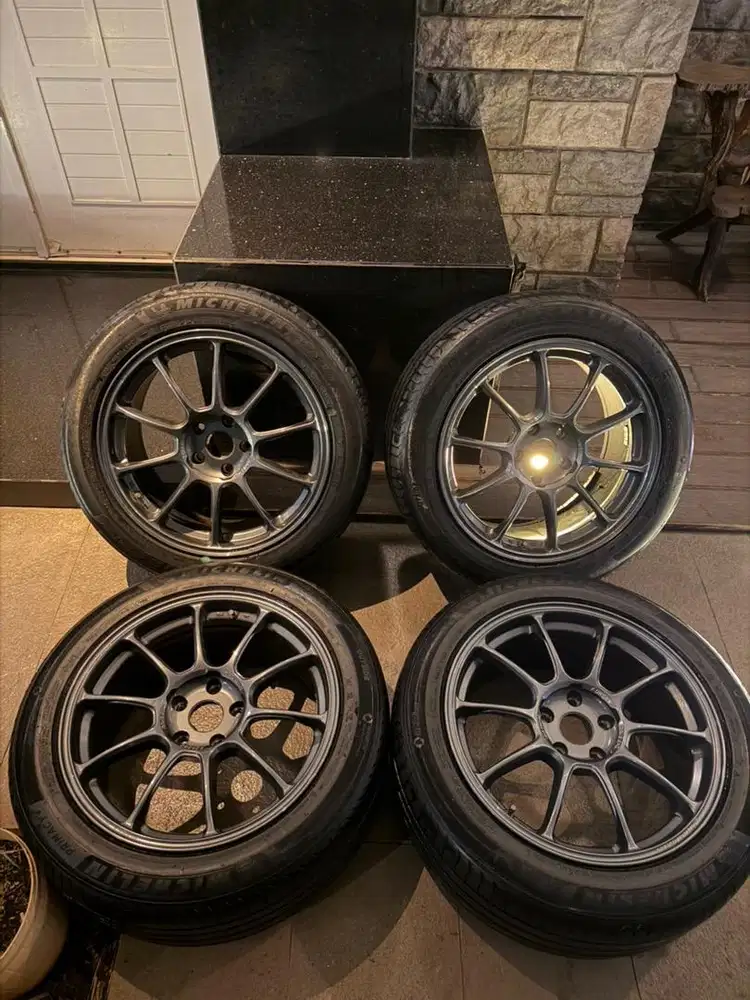 Velg Volk Rays ZE40 R18 Include Ban Michellin 235 50 R18