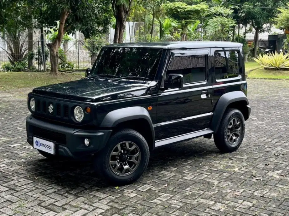 Low KM Suzuki Jimny 1.5 Single Tone Bensin-AT 2022 LADK